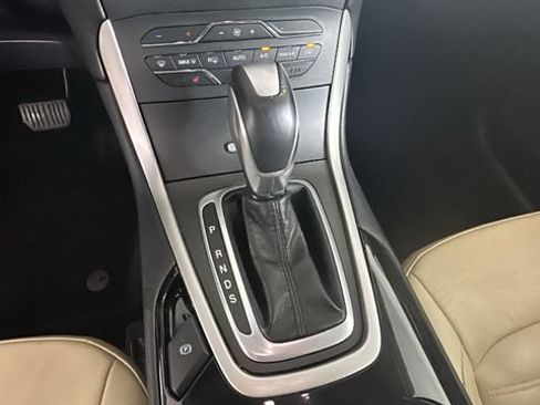 Used 2018 Ford Edge SEL w/ Equipment Group 201A AWD/4WD image 19