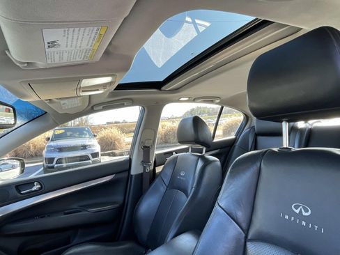 Used 2013 INFINITI G37 X w/ Premium Pkg image 18