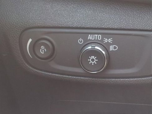 Used 2025 Chevrolet TrailBlazer LT image 24