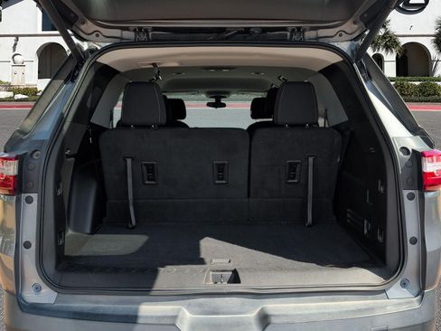Used 2020 Chevrolet Traverse LT FWD image 26