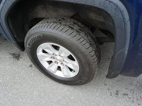 Used 2019 GMC Sierra 1500 SLE w/ SLE Value Package AWD/4WD image 9