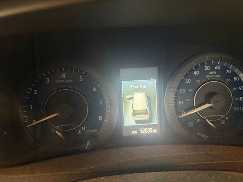 Used 2020 Toyota Sienna XLE w/ XLE Navigation Package FWD image 4