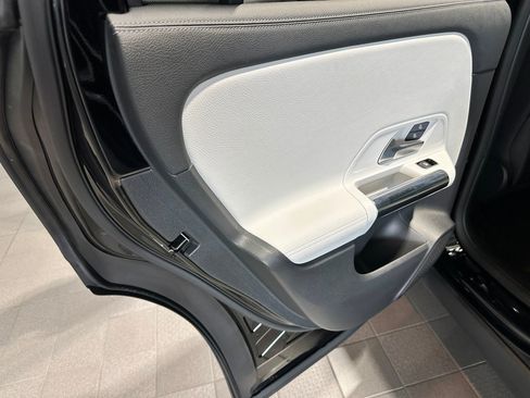 Certified 2022 Mercedes-Benz GLA 250 4MATIC image 31