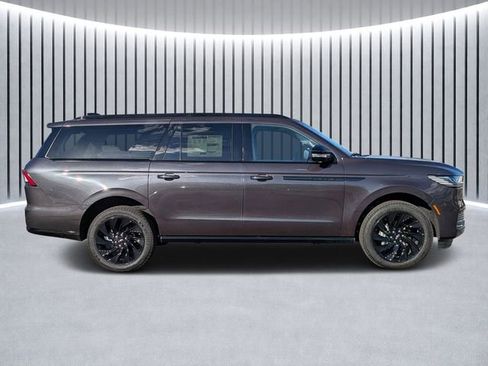 New 2026 Lincoln Navigator L Reserve w/ Jet Appearance Package image 2
