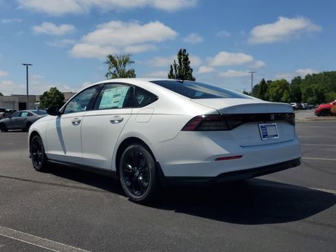 New 2025 Honda Accord SE image 6