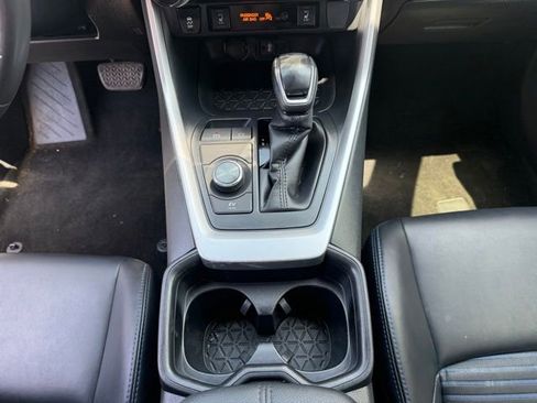 Used 2019 Toyota RAV4 XSE AWD/4WD image 18