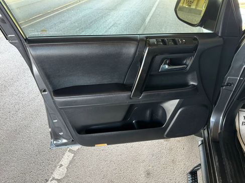 Used 2021 Toyota 4Runner Venture image 9