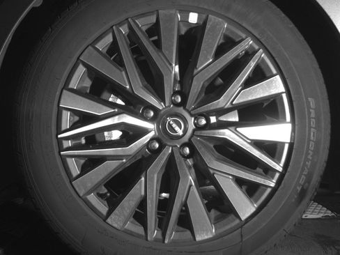 Used 2025 Nissan Altima 2.5 SV image 12