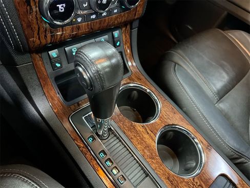 Used 2013 Chevrolet Traverse LTZ image 16