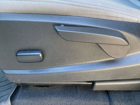 Used 2022 Chevrolet Colorado W/T w/ Custom Special Edition image 21