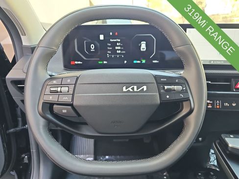 Used 2025 Kia EV6 Wind RWD image 19