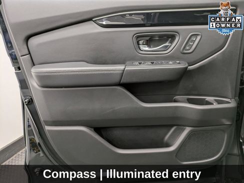 Used 2025 Honda Pilot Touring image 10