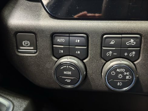 Used 2024 Chevrolet Silverado 1500 RST w/ Rally Edition AWD/4WD image 37