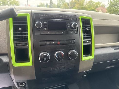 Used 2012 RAM 2500 ST w/ Chrome Appearance Group image 17