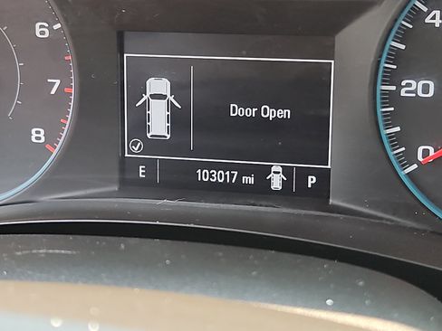 Used 2021 Chevrolet Traverse LS FWD image 19