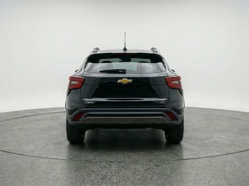 Used 2025 Chevrolet Trax LT w/ LT Convenience Package image 7