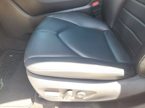 Used 2023 Toyota Highlander XLE FWD image 27