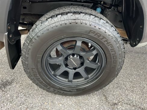 Used 2021 Toyota Tacoma TRD Off-Road AWD/4WD image 36