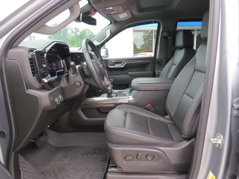 Used 2024 Chevrolet Silverado 1500 LTZ AWD/4WD image 14