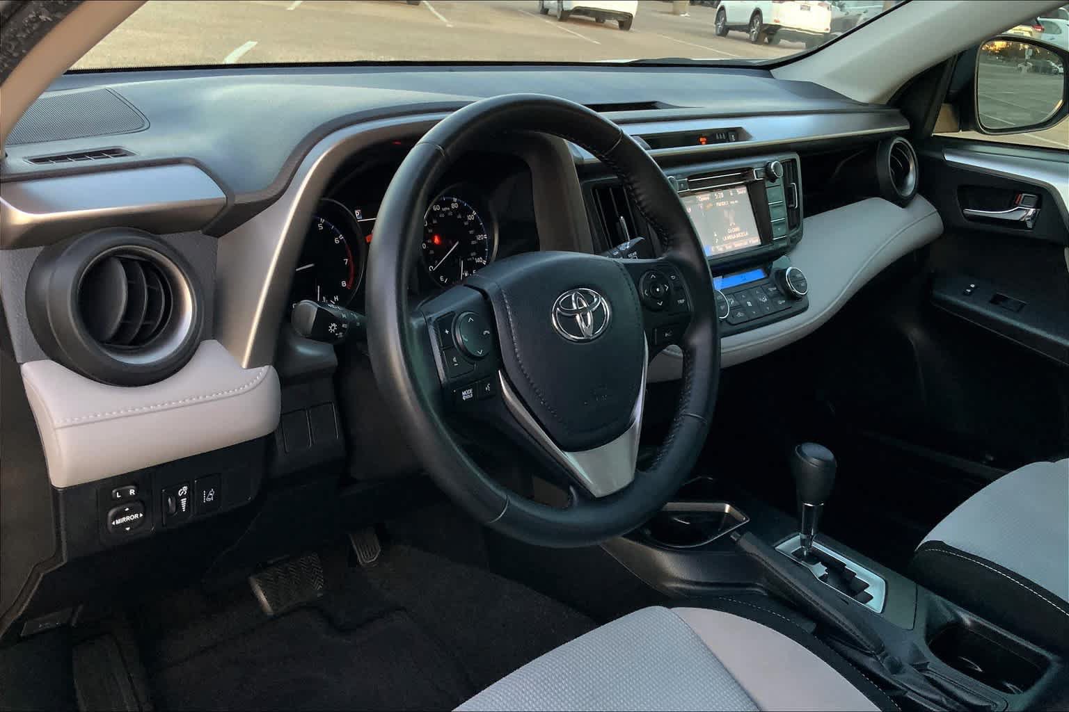 Used 2018 Toyota RAV4 XLE w/ Plus Extra Value Package FWD image 17