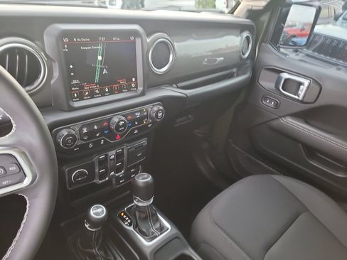 Used 2023 Jeep Wrangler Unlimited Sahara w/ LED Lighting Group AWD/4WD image 22