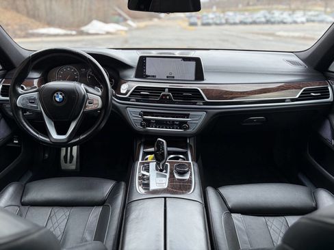Used 2017 BMW 750i xDrive AWD/4WD image 28