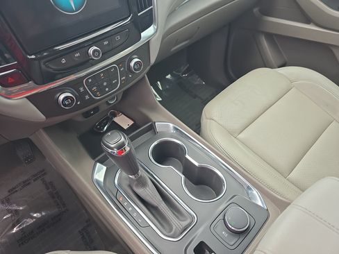 Used 2018 Chevrolet Traverse LT FWD image 27