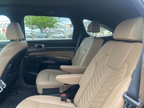Used 2025 Kia Sorento SX Prestige w/ Olive Brown Leather Package image 18