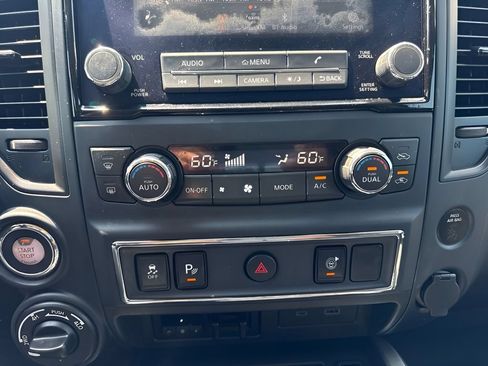 Used 2024 Nissan Titan SV w/ SV Convenience Package AWD/4WD image 9