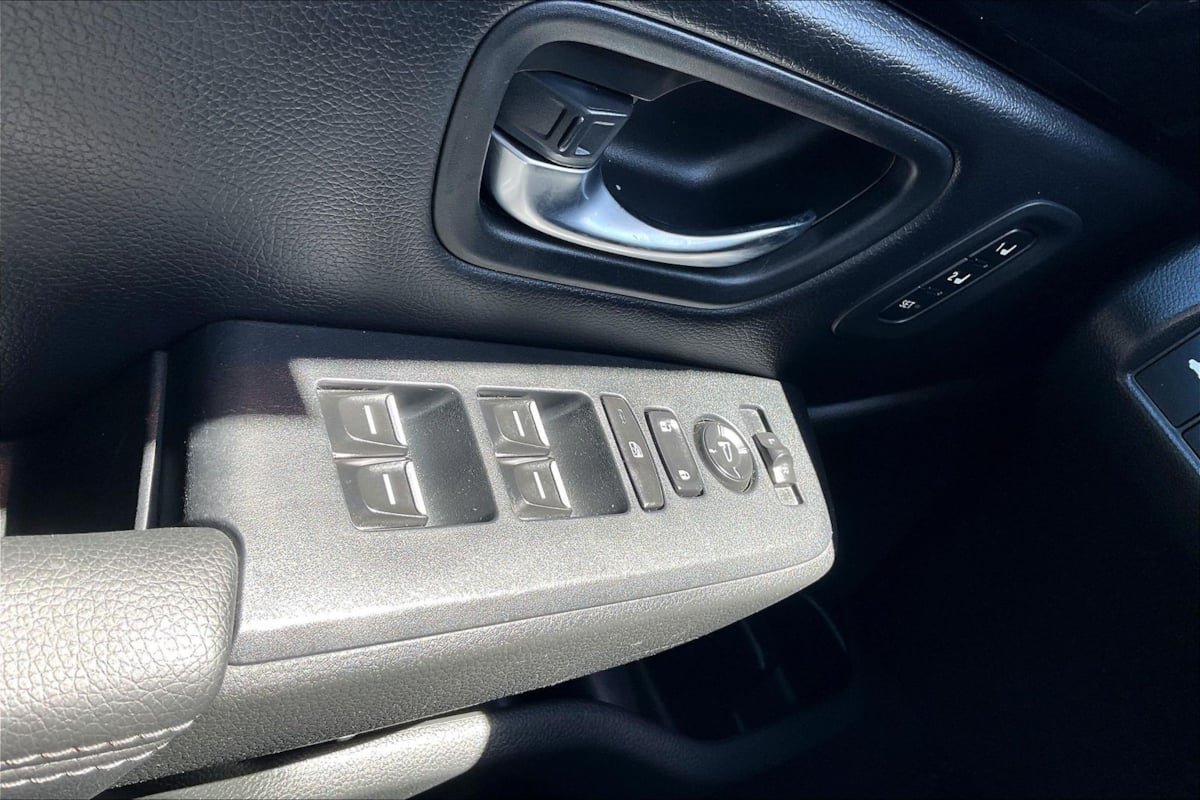 Used 2023 Honda Pilot Touring image 37
