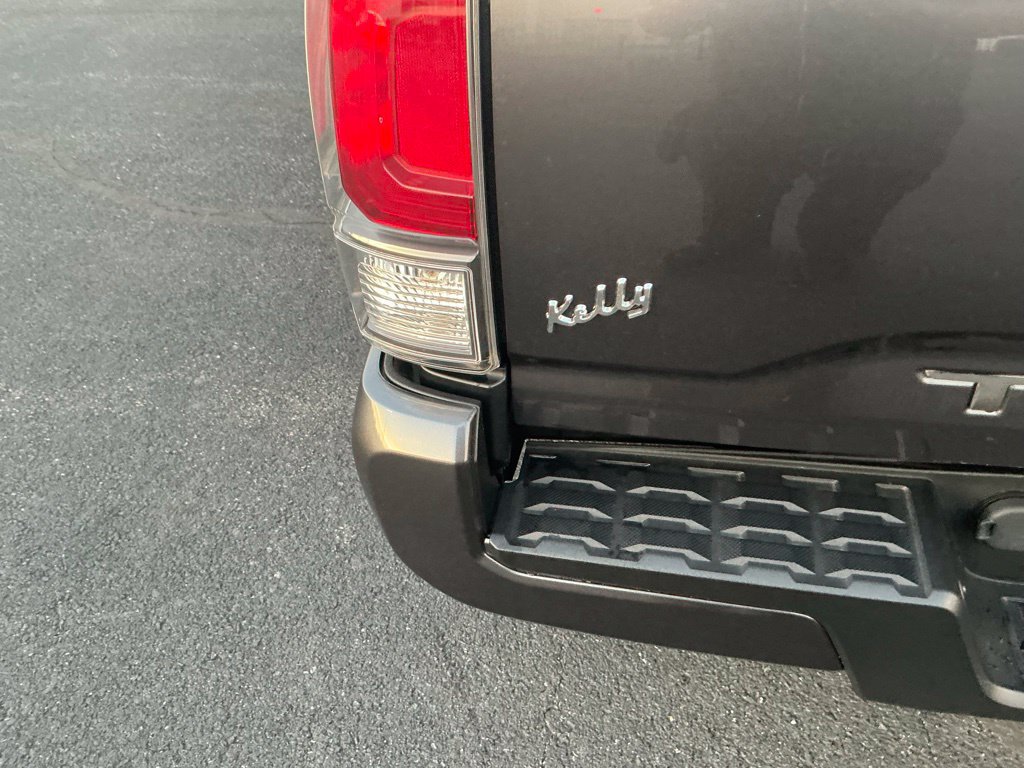 Certified 2022 Toyota Tacoma TRD Sport AWD/4WD image 34