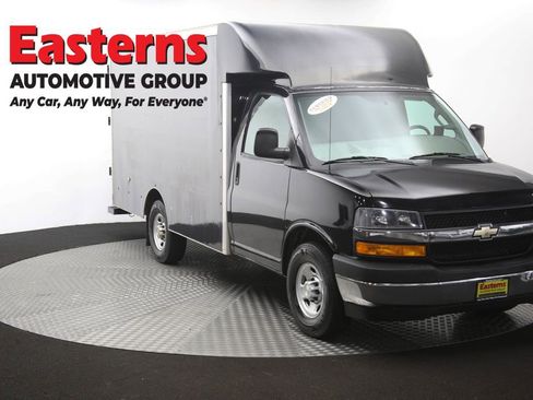 Used 2017 Chevrolet Express 3500 RWD image 47