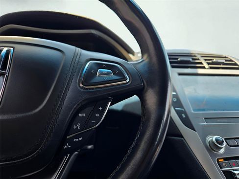 Used 2019 Lincoln MKZ Premiere FWD image 28