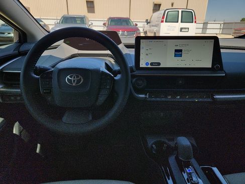 Used 2024 Toyota Prius XLE FWD image 10
