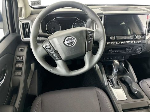 Used 2025 Nissan Frontier SV w/ SV Convenience Package image 20