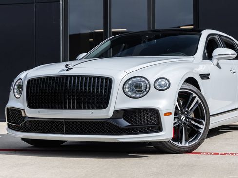 Used 2021 Bentley Flying Spur W12 AWD/4WD image 3
