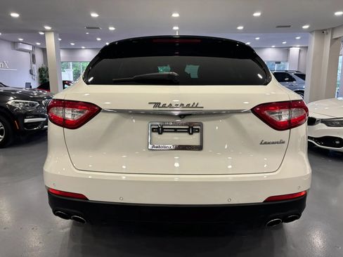 Used 2017 Maserati Levante AWD/4WD image 6