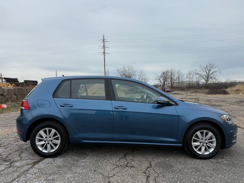 Used 2018 Volkswagen Golf S image 2