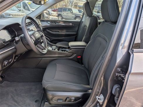 Certified 2022 Jeep Grand Cherokee L Laredo w/ Luxury Tech Group I image 11