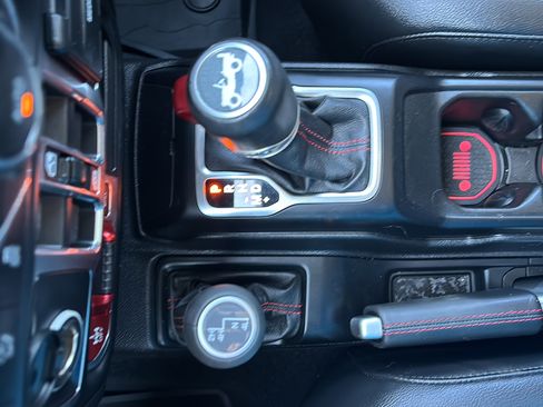Used 2019 Jeep Wrangler Unlimited Rubicon AWD/4WD image 28