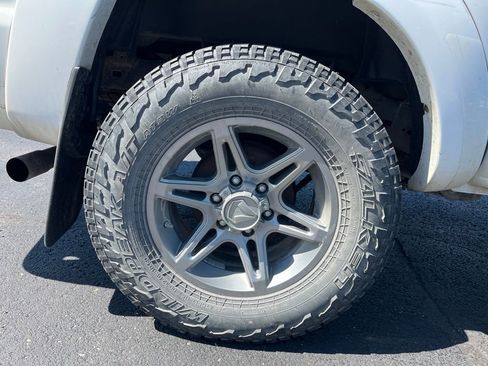 Used 2014 Toyota Tacoma PreRunner w/ SR5 Package RWD image 11