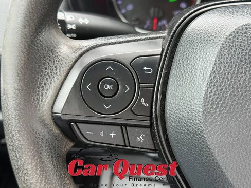 Used 2022 Toyota RAV4 XLE w/ Convenience Package FWD image 27