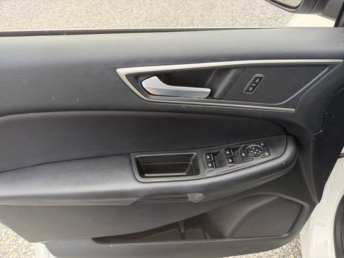 Used 2023 Ford Edge SEL w/ Convenience Package image 11