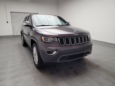 Used 2017 Jeep Grand Cherokee Limited image 14
