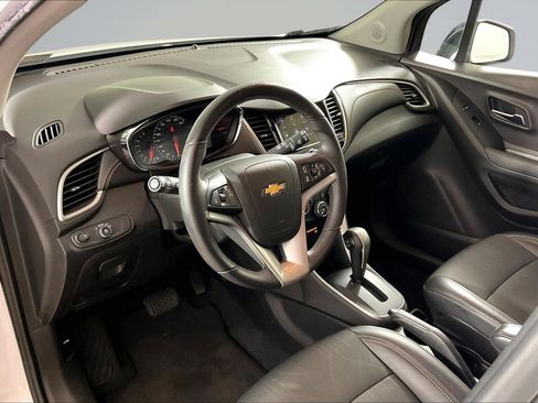 Used 2018 Chevrolet Trax LT w/ Redline Edition AWD/4WD image 14