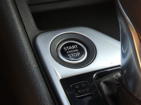 Certified 2024 Nissan Sentra SV FWD image 22