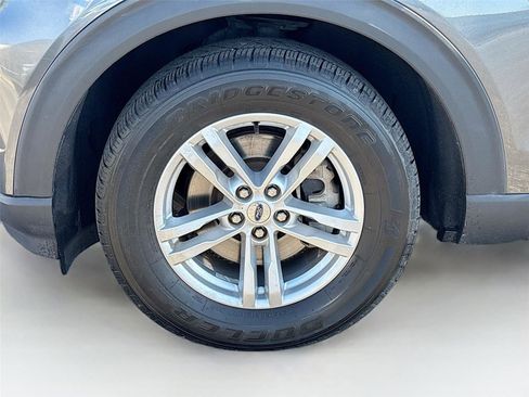 Used 2020 Ford Explorer XLT w/ Equipment Group 202A RWD image 34