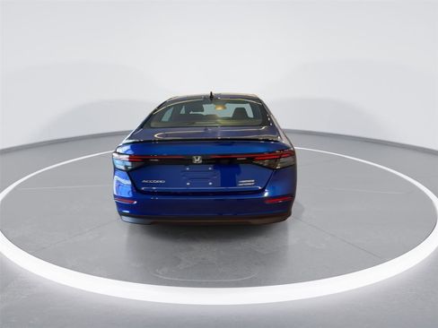 Used 2023 Honda Accord Sport image 7