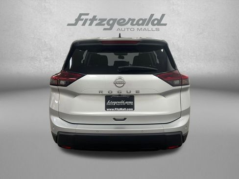Used 2024 Nissan Rogue S FWD image 4