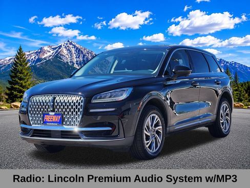 Used 2025 Lincoln Corsair AWD w/ Equipment Group 101A image 6